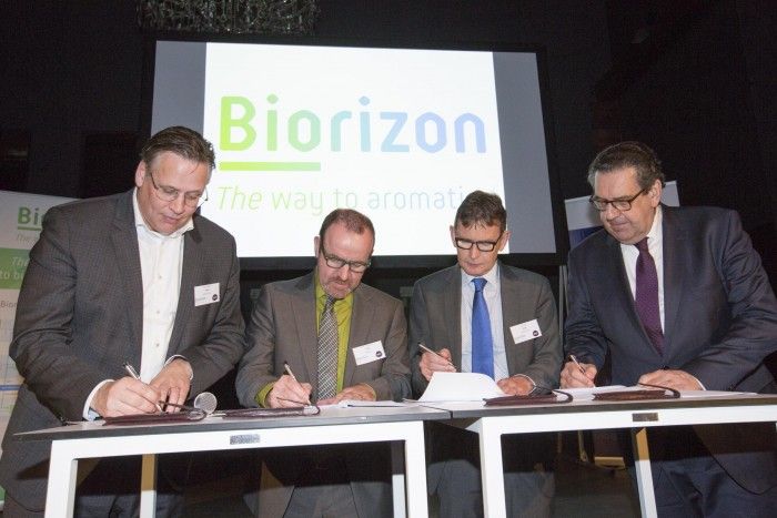 biorizon_signing_the_agreement