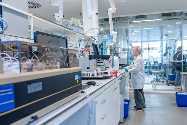 chemical-analysis-lab-vito-earth-building