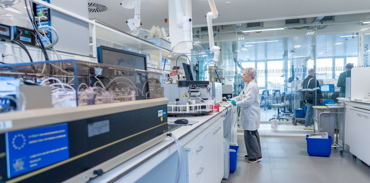 chemical-analysis-lab-vito-earth-building